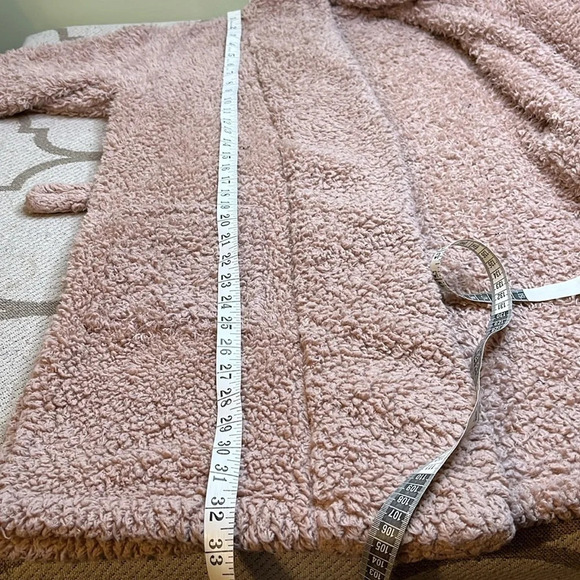 Natori Teddy plush fuzzy pink blush front pockets short robe, *missing belt* - Picture 10 of 17